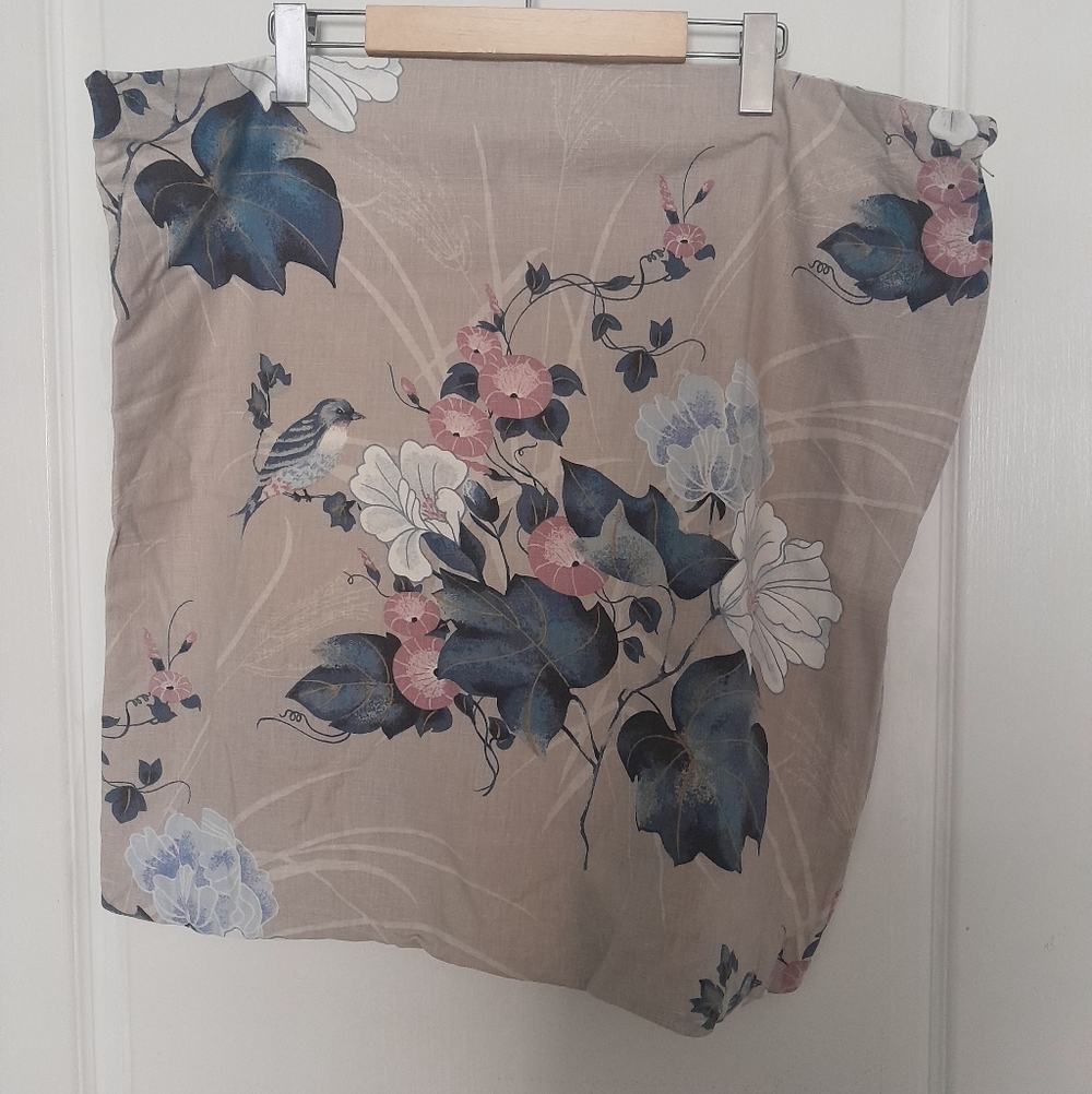 Floral Print Throw Cushion Case with Bird Design